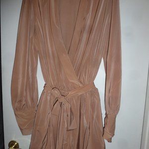 - Sexy  V-Neck WRapped front Long Sleeve Shorts Romper Size XXL NEW